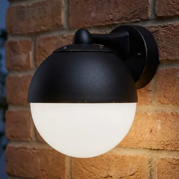 White_And_Black_Wall_Aluminium_Lighting_And_Luminaries_For_Outdoor_Purpose