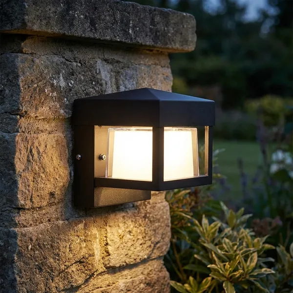White_And_Black_12W_Square_Gate_Aluminium_Lighting_And_Luminaries_For_Outdoor_Purpose
