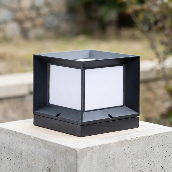 Silver_And_White_Square_Gate_Aluminium_Lighting_And_Luminaries_For_Outdoor_Purpose