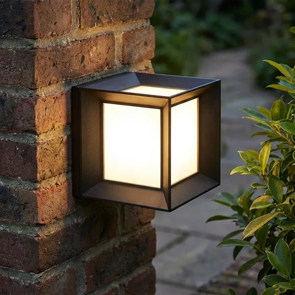 Silver_And_White_Square_Gate_Aluminium_Lighting_And_Luminaries_For_Outdoor_Purpose