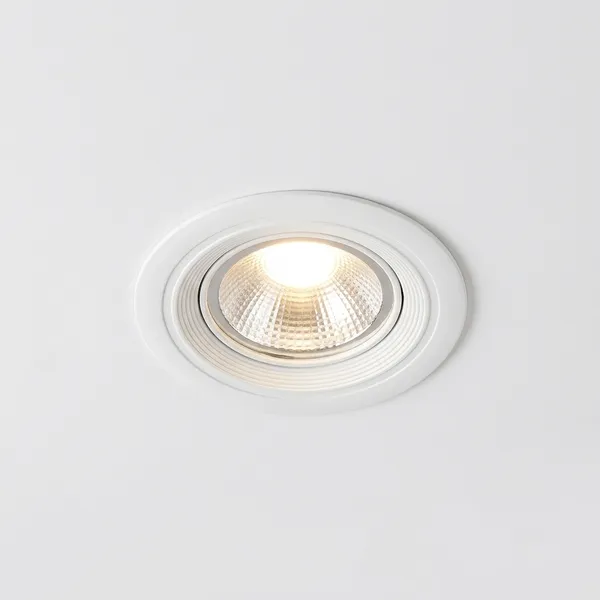 White_3W_Cob_Pc_Tiltable_Spot_Plastic_Pc_Lighting_And_Luminaries_For_Indoor_Purpose