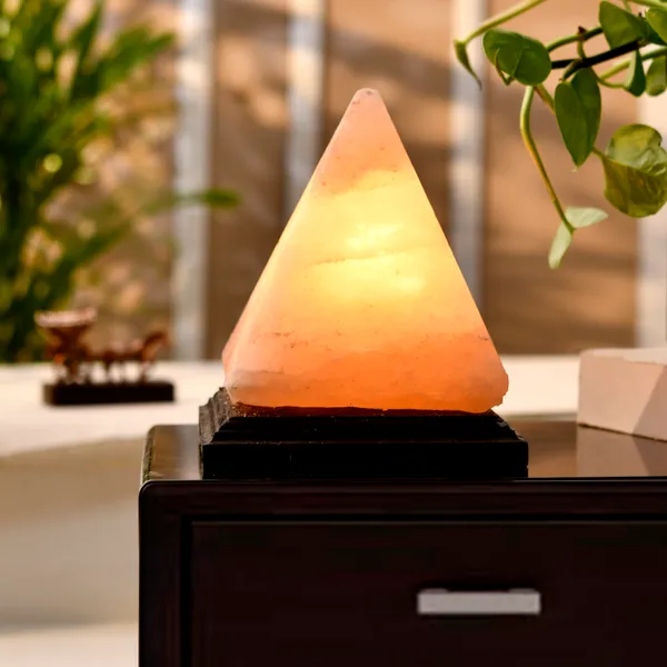 Natural_Salt_Pyramid_Lamp