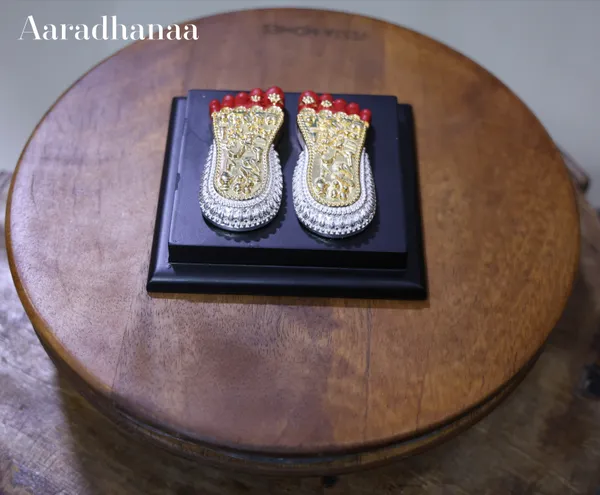 Gold_&_Silver_Plated_Maa_Laxmi_Charan_Paduka_God_Idol