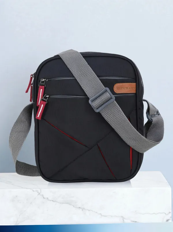Black_Polyester_Solid_Zipper_Sling_Bag_For_Men_And_Women