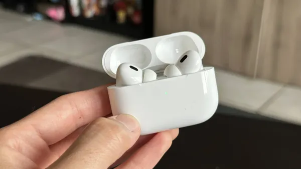 White_Wireless_Earbuds_Bluetooth_Tws_Earphones_With_Mic_Deep_Bass_Fast_Charging_Bluetooth