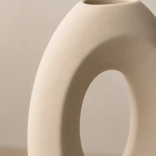 Modern_Hollow_Oval_Ceramic_Flower_Vase
