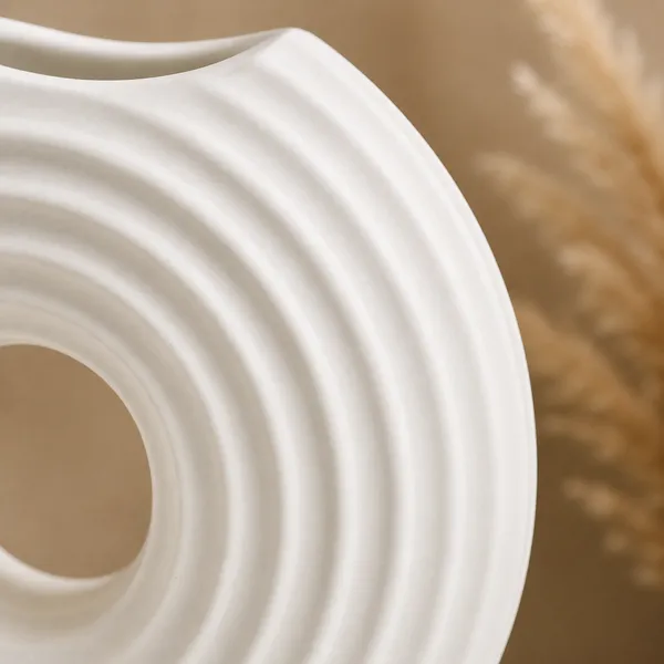 Modern_Ripple_Ceramic_Flower_Vase