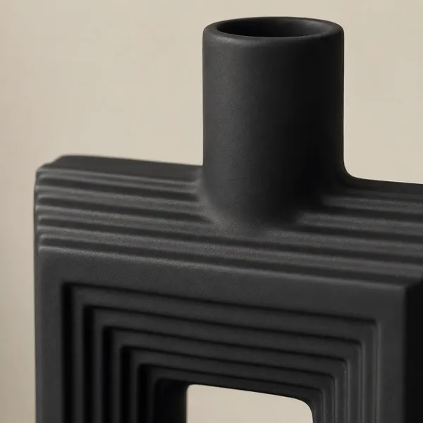 Ribbed_Hollow_Ceramic_Flower_Vase
