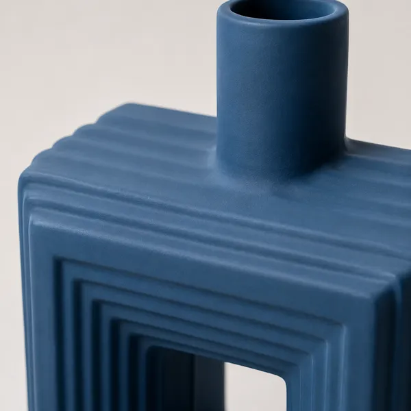 Ribbed_Hollow_Ceramic_Flower_Vase
