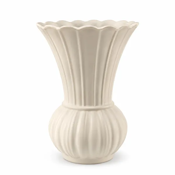 Scalloped_Ribbed_Ceramic_Flower_Vase