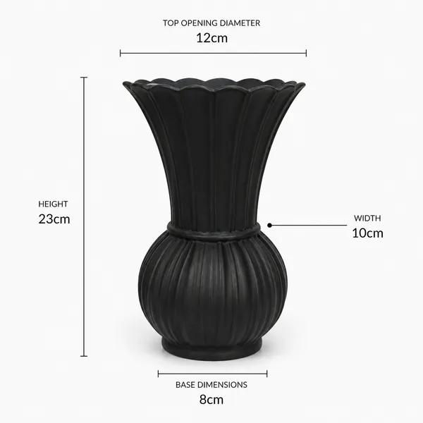 Scalloped_Ribbed_Ceramic_Flower_Vase