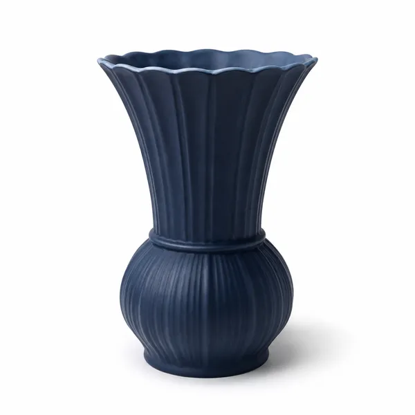 Scalloped_Ribbed_Ceramic_Flower_Vase