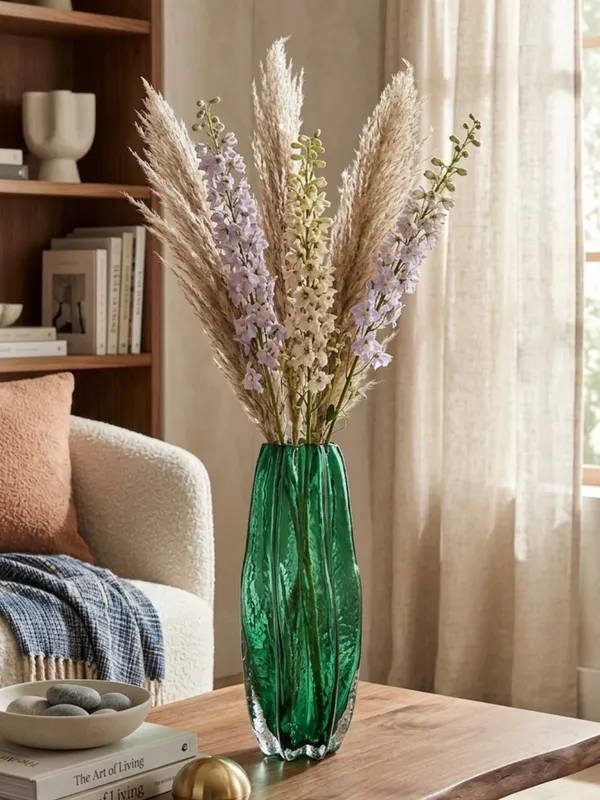 Emerald_Green_Textured_Glass_Vase_with_Vertical_Ridges