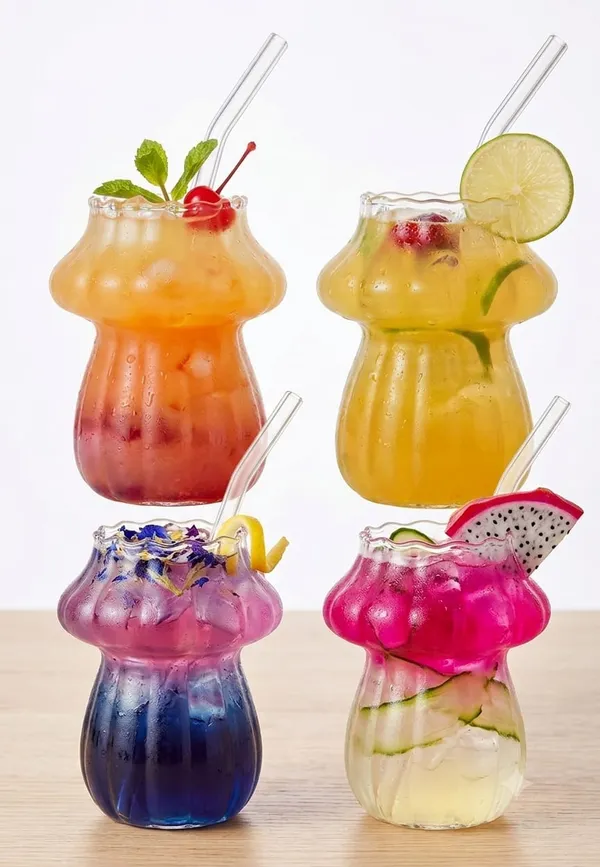 Shubhaura_Mushroom_design_borosilicate_glass_tumbler_set_of_4_with_glass_straw_size_500ml