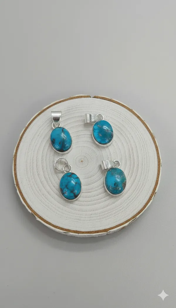 Sky_Blue_Natural_Crystal_Pendent_For_Everyone