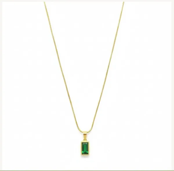 Golden_Stainless_Steel_Anti_Tarnish_Pendant_Chain_Set_For_Women
