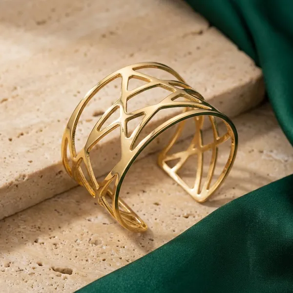 Golden_Stainless_Steel_Premium_Star_Handcuff_Bangle_For_Women