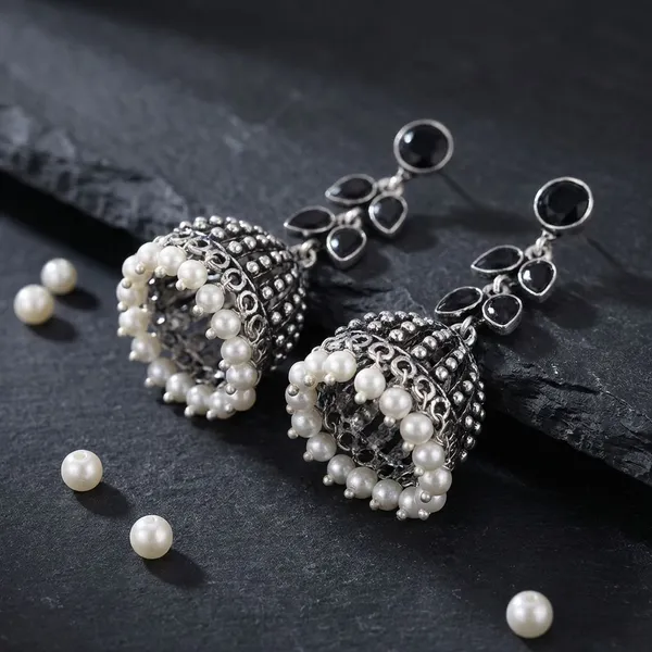 Silver_Brass_Premium_Oxidised_Leaf_Textured_Jhumka_For_Women