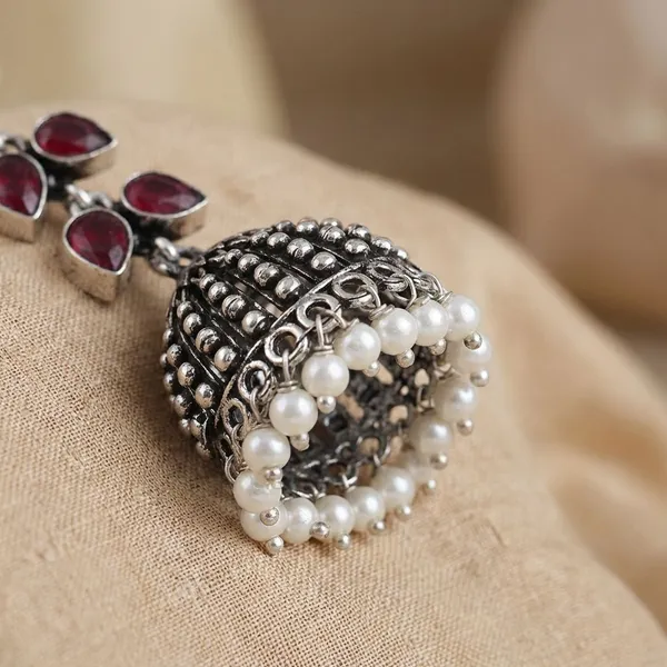 Silver_Brass_Premium_Leaf_Textured_Jhumka_For_Women