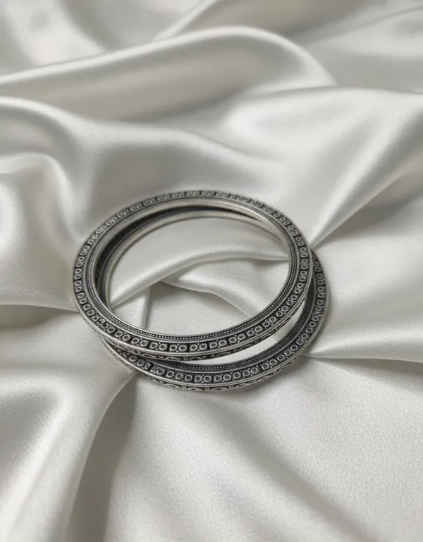 Silver_Metal_Premium_German_Oxidised_Textured_Bangle_For_Women_(Set_Of_2)