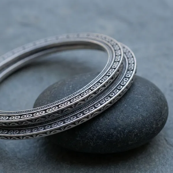 Silver_Metal_Premium_German_Oxidised_Textured_Bangle_For_Women_(Set_Of_2)