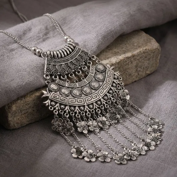 Silver_Alloy_Premium_Tribal_Fusion_Necklace_For_Women
