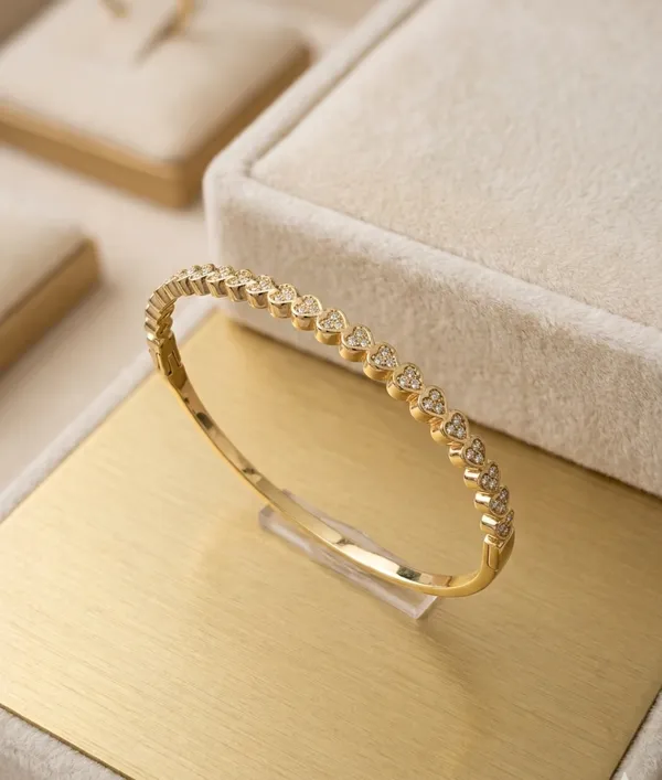 Gold_Plated_Heart_Shaped_Bangle_Bracelet