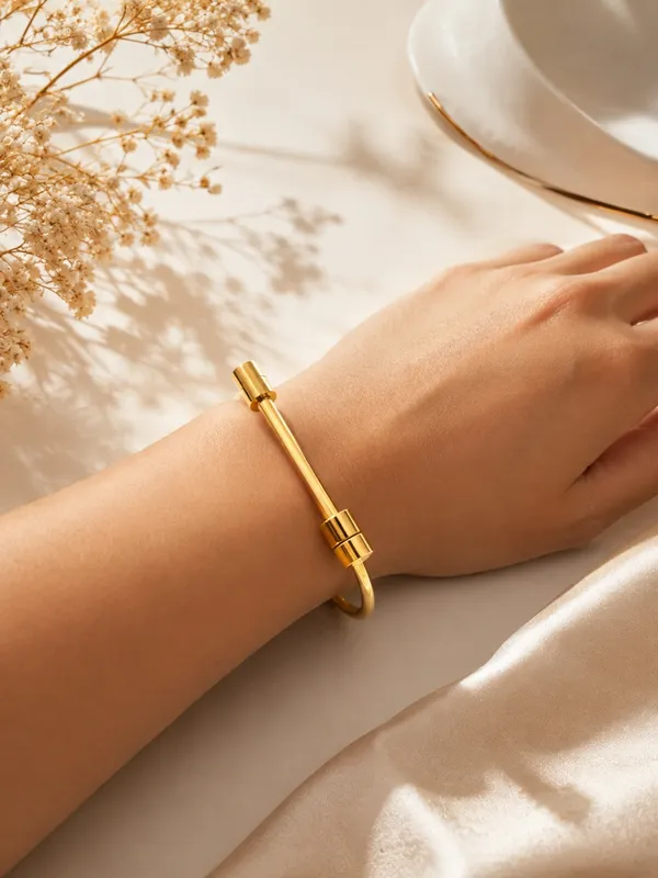 Luxe_Torque_Bold_Cuff_Bracelet