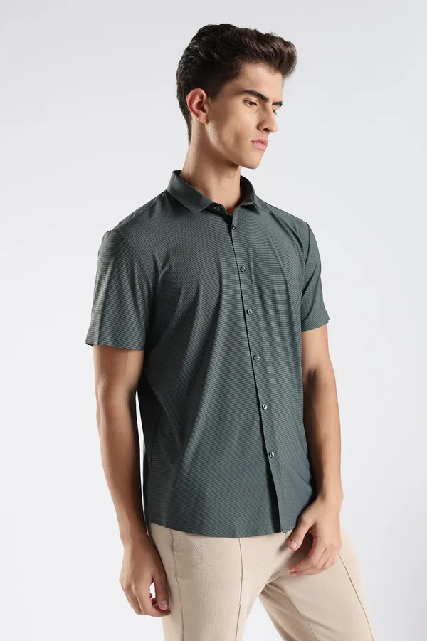 Dark_Green_Nylon_Spandex_Stitchless_Shirt_For_Men