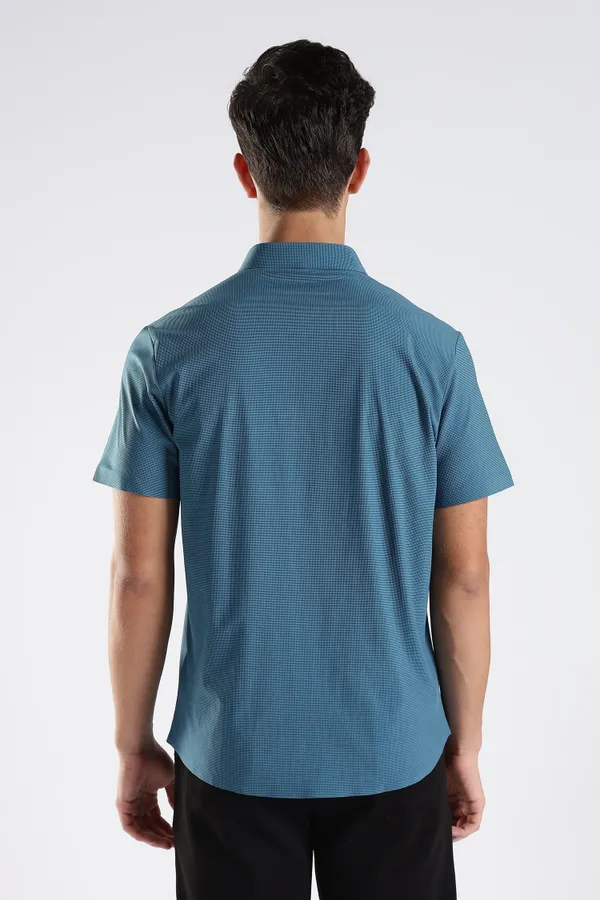 Glacial_Blue_Nylon_Spandex_Classic_Stitchless_Shirt_For_Men