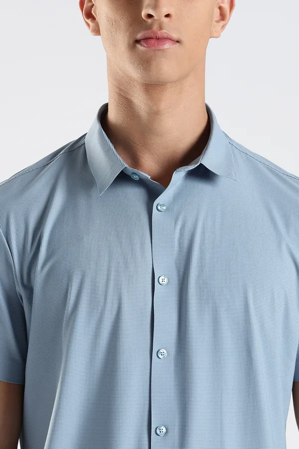 Sky_Blue_Nylon_Spandex_Stitchless_Shirt_For_Men