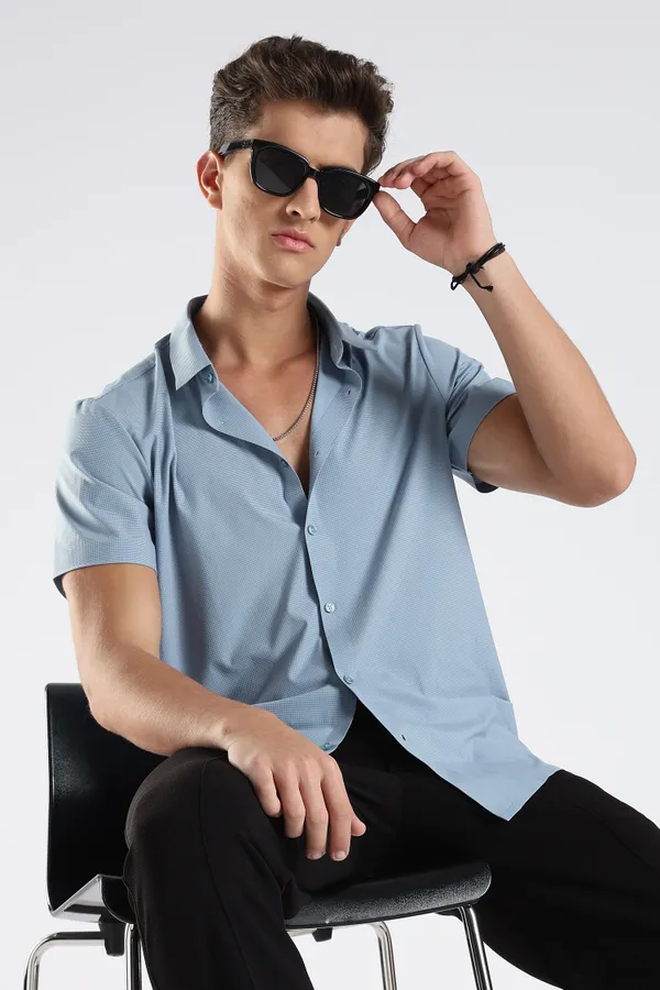 Sky_Blue_Nylon_Spandex_Stitchless_Shirt_For_Men