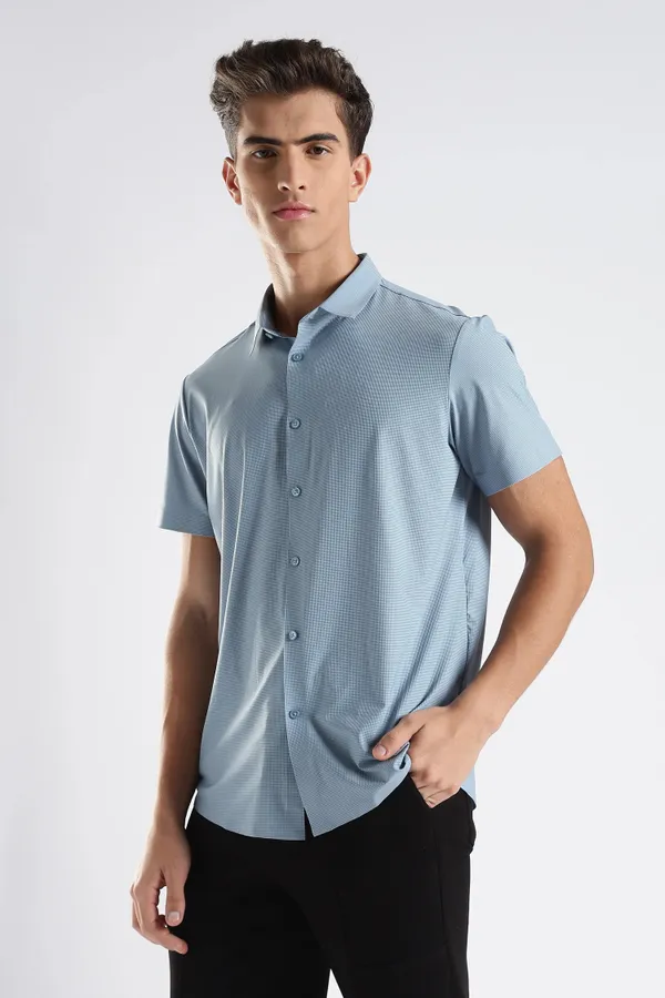 Sky_Blue_Nylon_Spandex_Stitchless_Shirt_For_Men