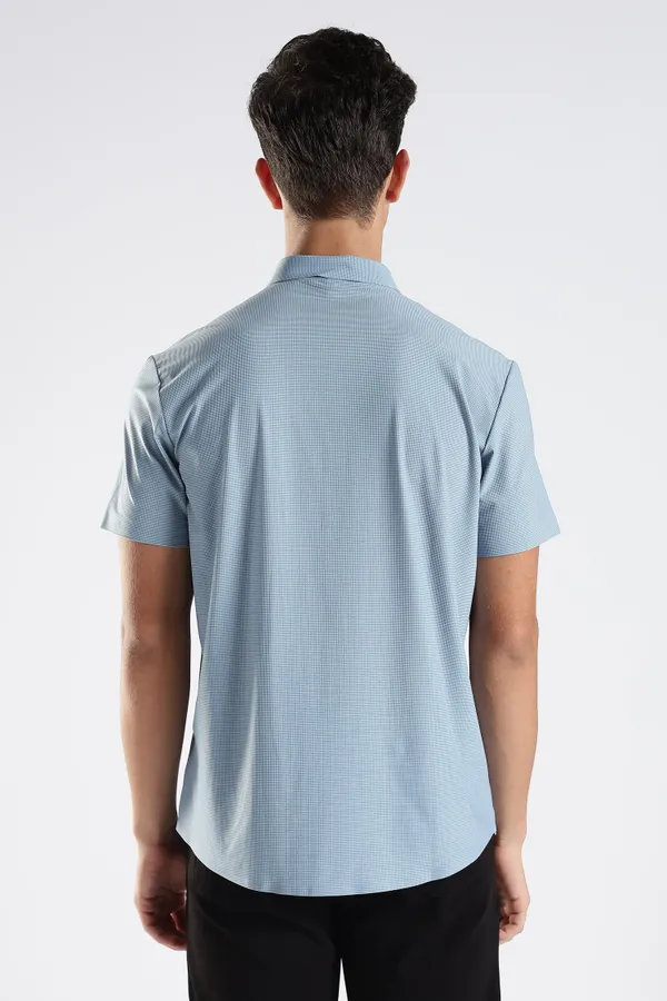 Sky_Blue_Nylon_Spandex_Stitchless_Shirt_For_Men