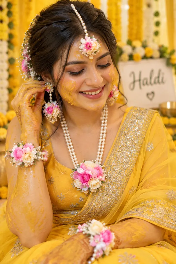 Handmade_Traditional_Floral_Jewellery_Set_For_Bengali_Brides
