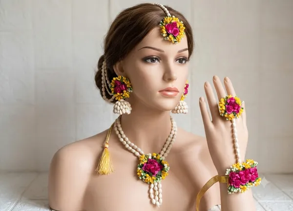 Floral_Wedding_Jewellery_Set_For_Haldi_&_Traditional_Occasions