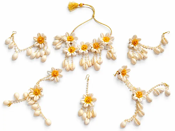 Handmade_Wedding_Flower_Jewellery_Set_For_Bengali_Bridal_Wear