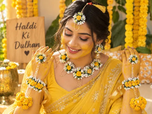 Elegant_Floral_Jewellery_Set_For_Wedding_&_Festive_Occasions