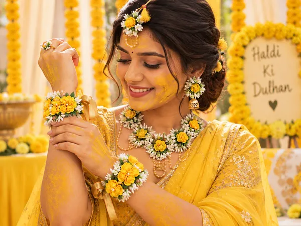 Elegant_Floral_Jewellery_Set_For_Wedding_&_Festive_Occasions