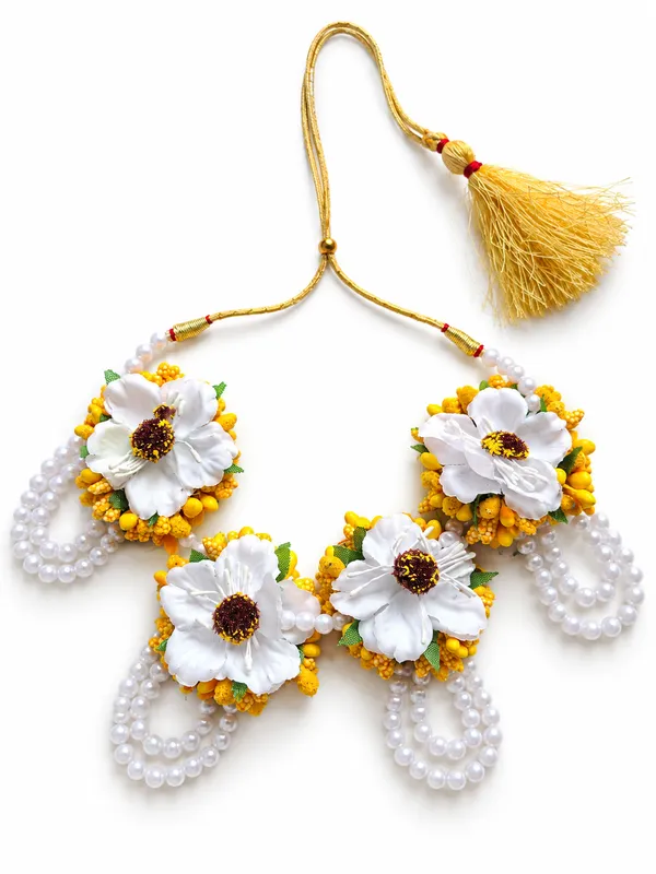 Traditional_Bridal_Flower_Jewellery_Set_For_Bengali_Weddings