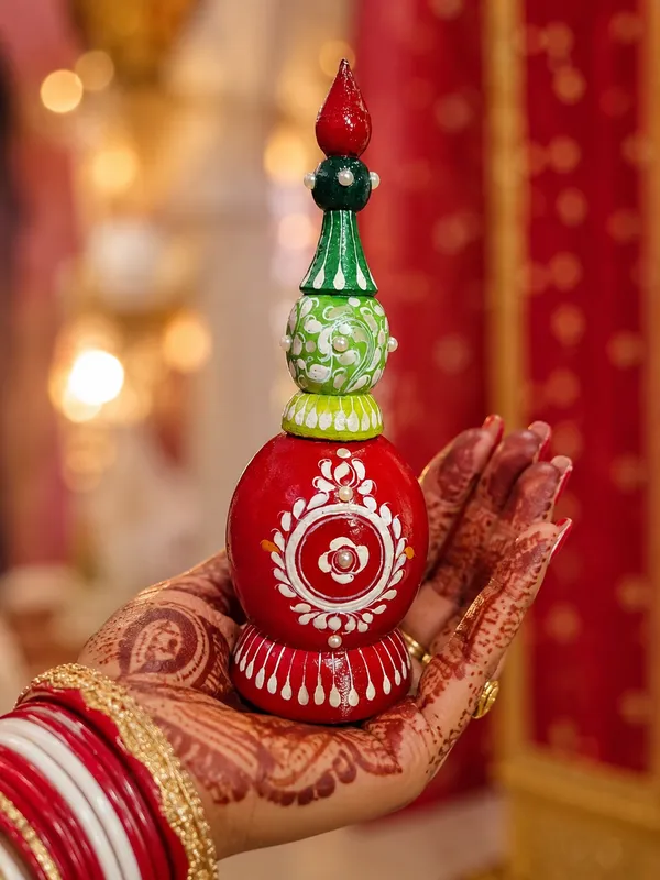 Zevastra_Multicolor_Bamboo_Hand_Painted_Elongated_Sindoor_Holder