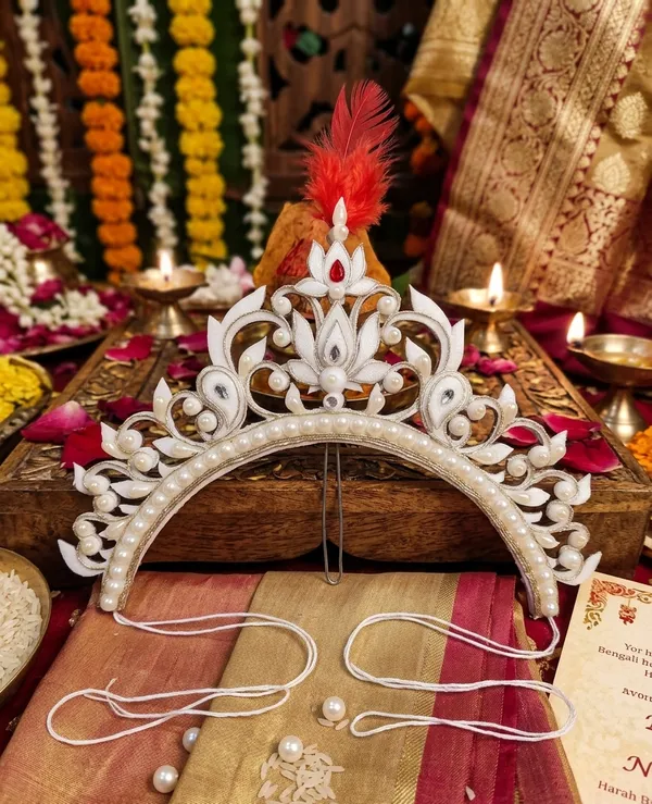 White_Shola_Pearl_&_Feather_Scrollwork_Bridal_Mukut