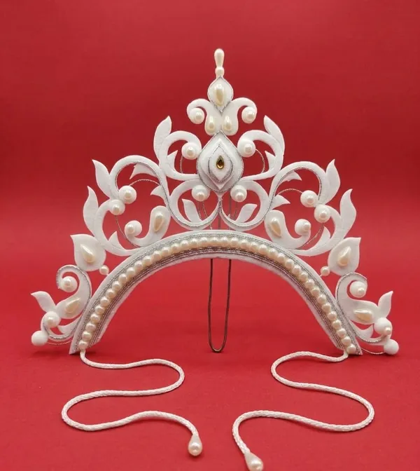 White_Shola_Pearl_Embellished_Mukut_For_Women