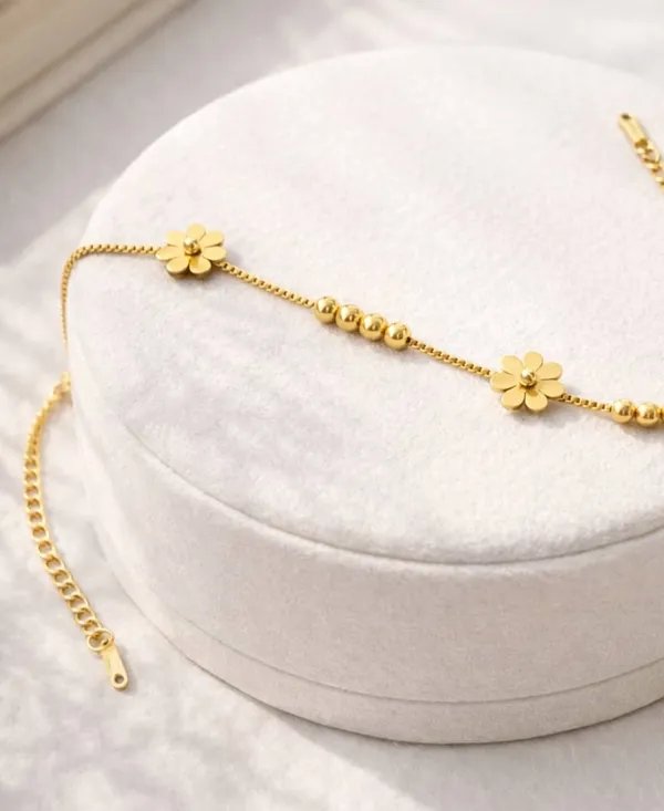 Golden_Stainless_Steel_Anti_Tarnish_Flora_Anklet_For_Women