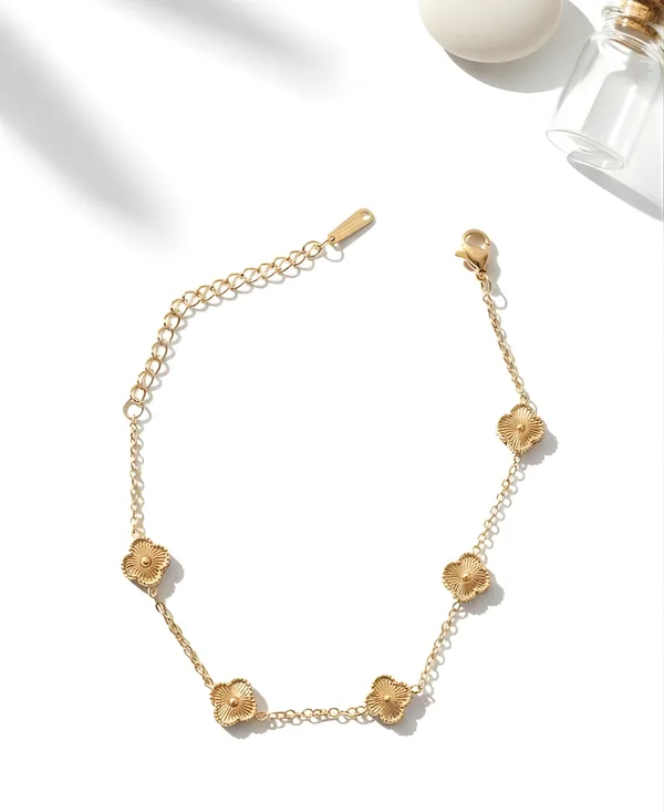 Golden_Stainless_Steel_Anti_Tarnish_Clover_Charm_For_Women