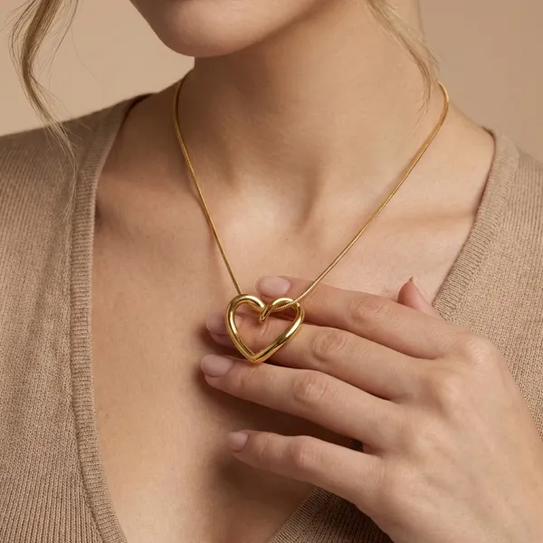 Hannah_Heart_Pendant_For_Women