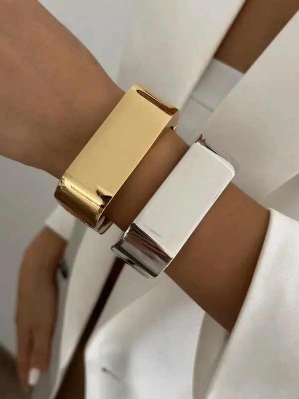 Ivy_Square_Statement_Bracelet_For_Women