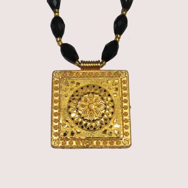 Multicolor_Classic_Onyx_Charm_Necklace_For_Women