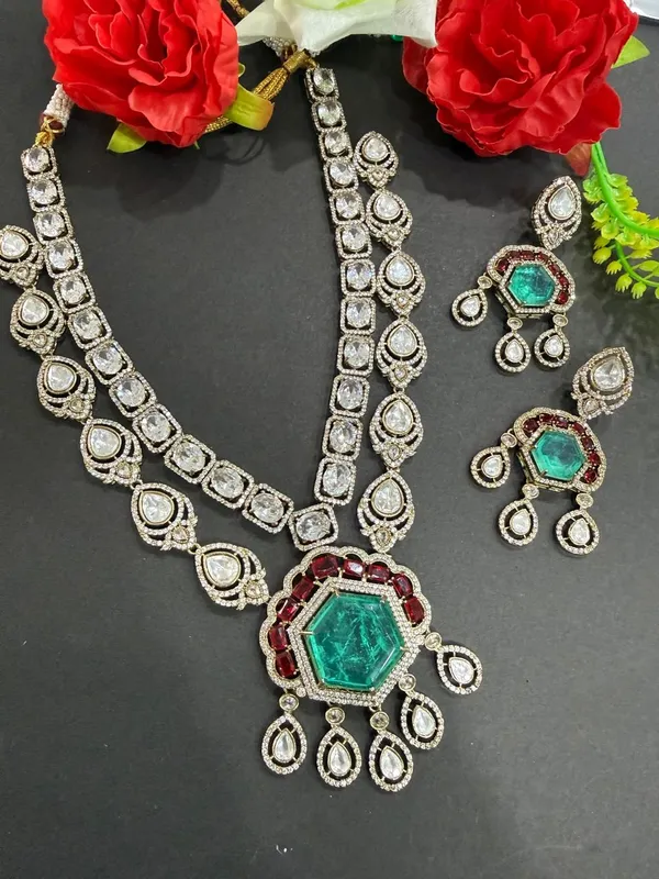 Royal_Mint_Green_&_Ruby_Red_Kundan_Bridal_Necklace_Set__For_Women
