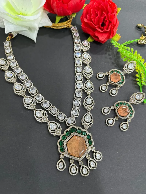 Orange_&_Green_Royal_Stone_&_Emerald_Kundan_Bridal_Necklace_Set__For_Women